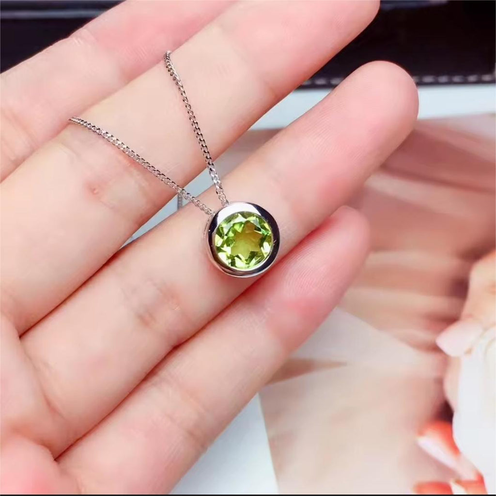 925 Silver Necklace/Natural Green PERIDOT Pendant/Fine Jewelry - JANEIGHT